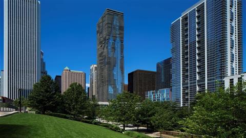 Radisson Blu Aqua Hotel Chicago - Live! Elevated Summer Meetings ใน Chicago, IL